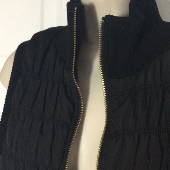 Calvin Klein Puffer Vest - Picture 7 of 11